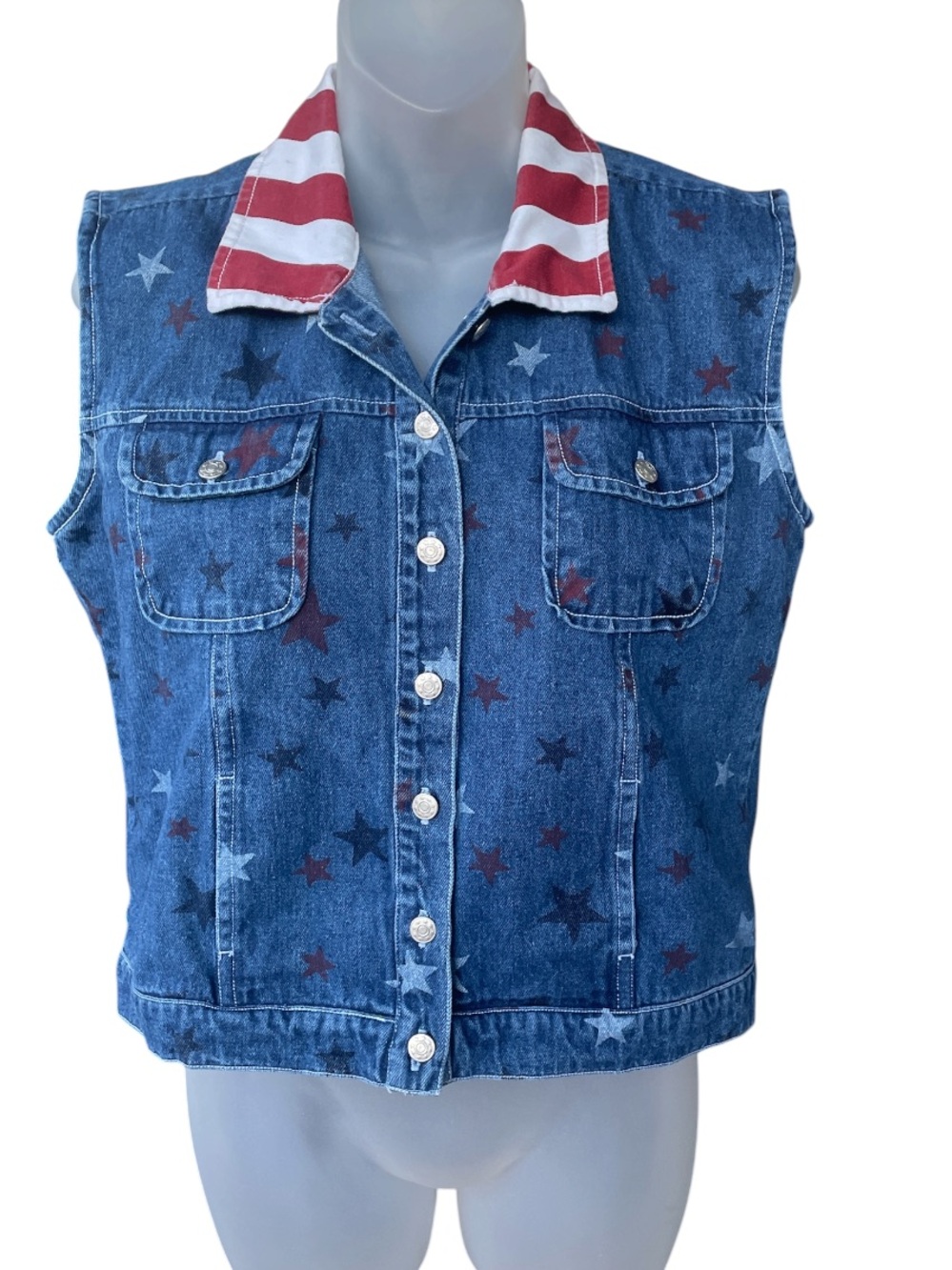 1990’s Vgt Deniem button up patriotic  Sleevless vest by Quizz Again size medium